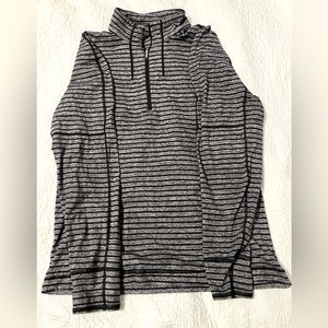 Mens Lululemon long sleeve half zip
